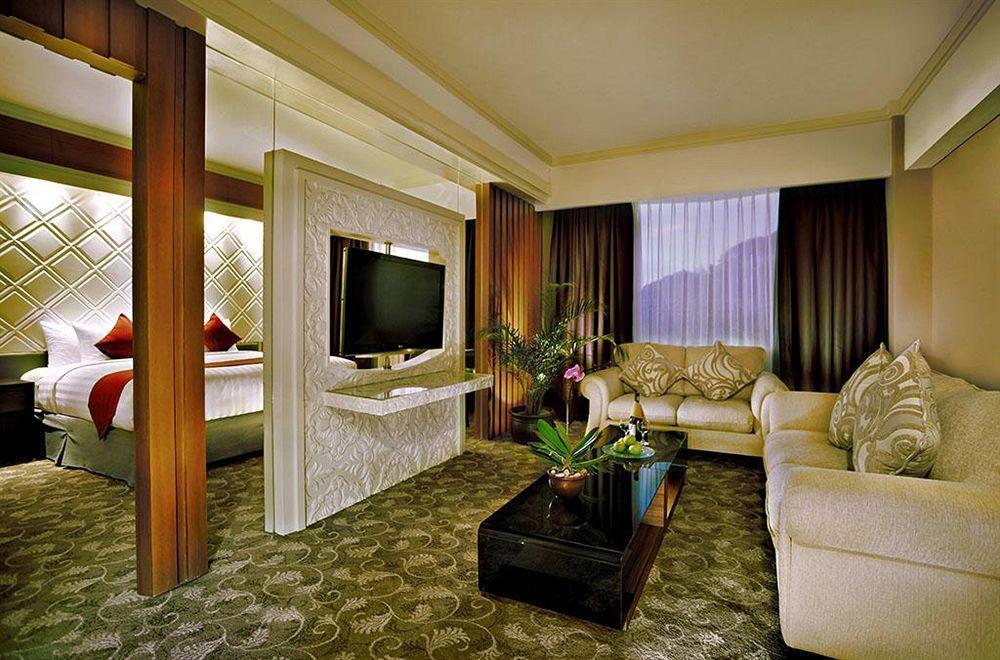 Atria Hotel Malang Luaran gambar