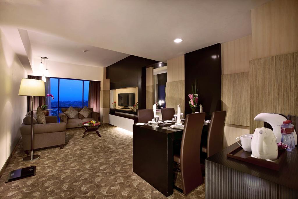 Atria Hotel Malang Luaran gambar