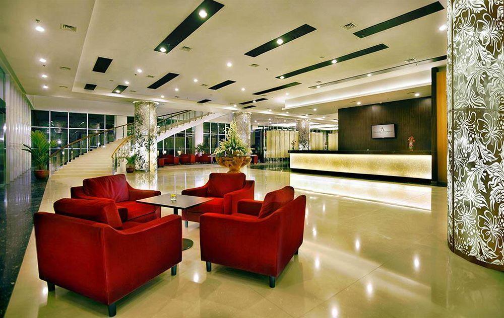 Atria Hotel Malang Luaran gambar