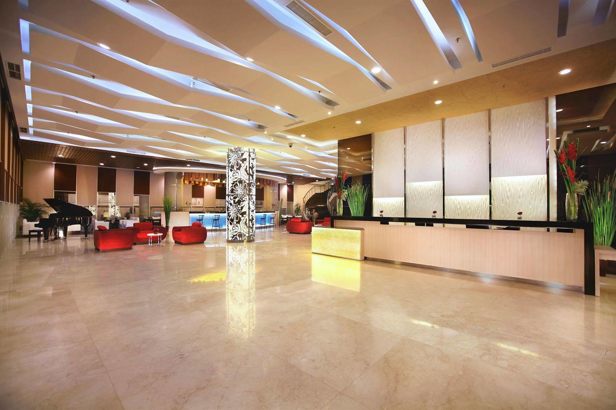 Atria Hotel Malang Luaran gambar