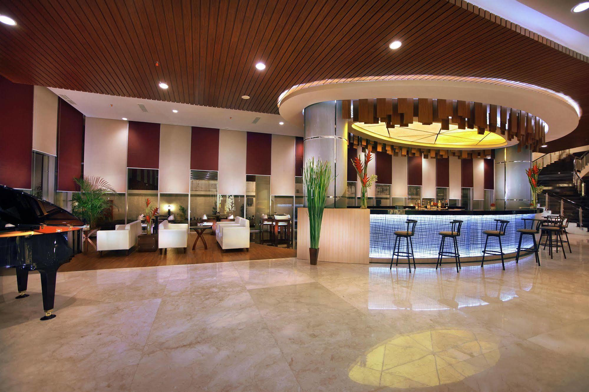 Atria Hotel Malang Luaran gambar